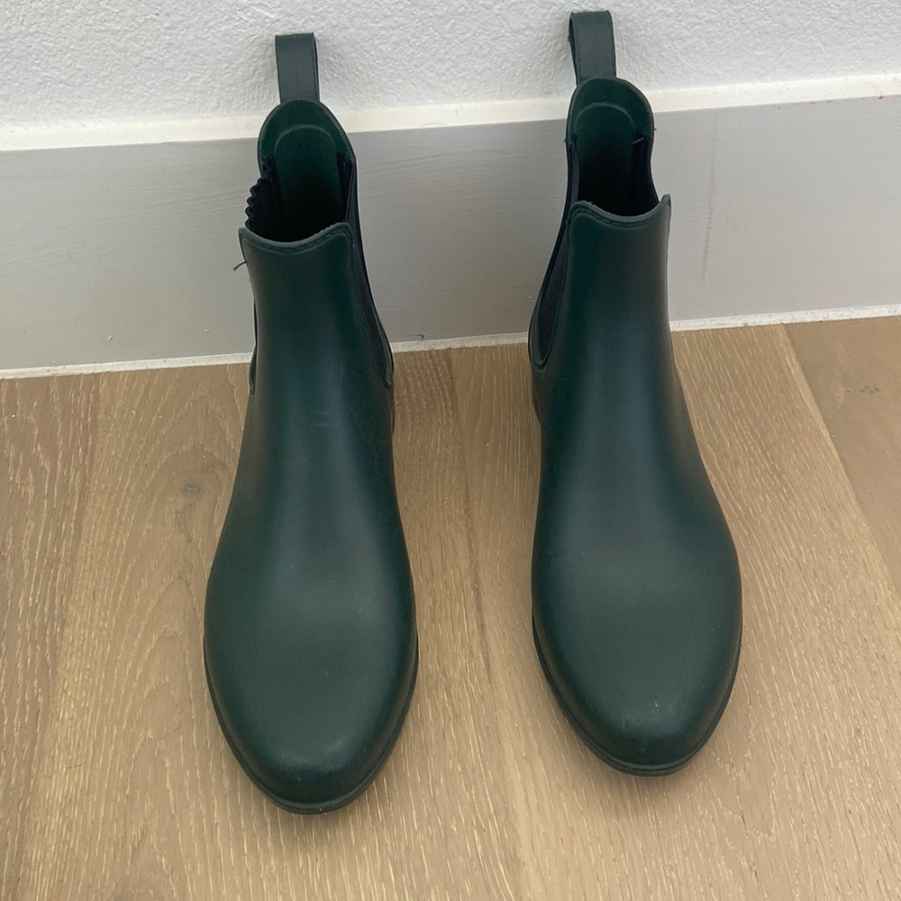 Hunter green Chelsea rain boots